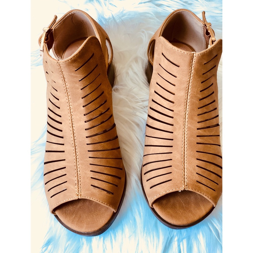 Sandals | - Picture 1 of 5
